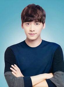 中国更帅的男明星名字加图片-李易峰