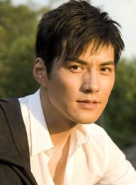 中国更帅的男明星名字加图片-严屹宽